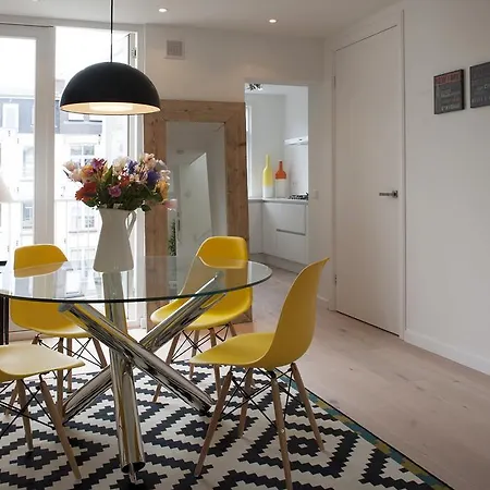 Apartment Van Gogh