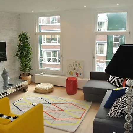 Van Gogh Apartment *